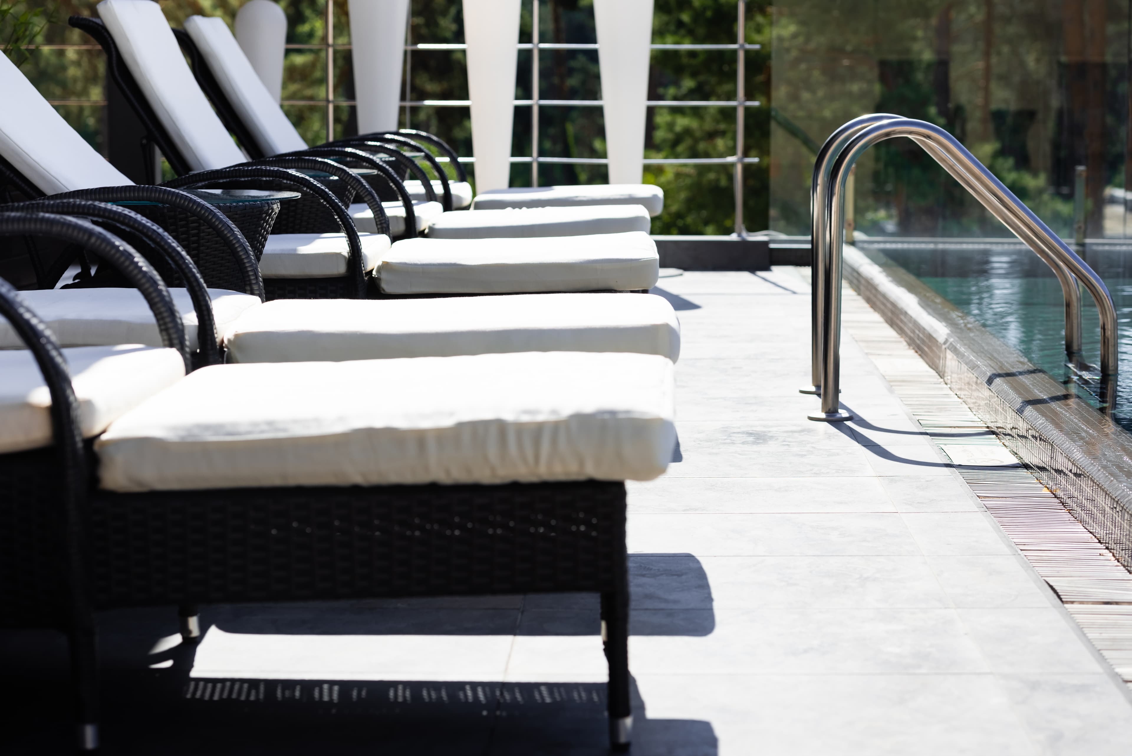 Pool Lounge